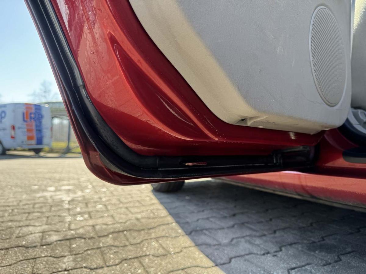 VW Golf 4 original T&uuml;r hinten links LC3K Canyonred Flie&szlig;heck Rohbau Bj.2000